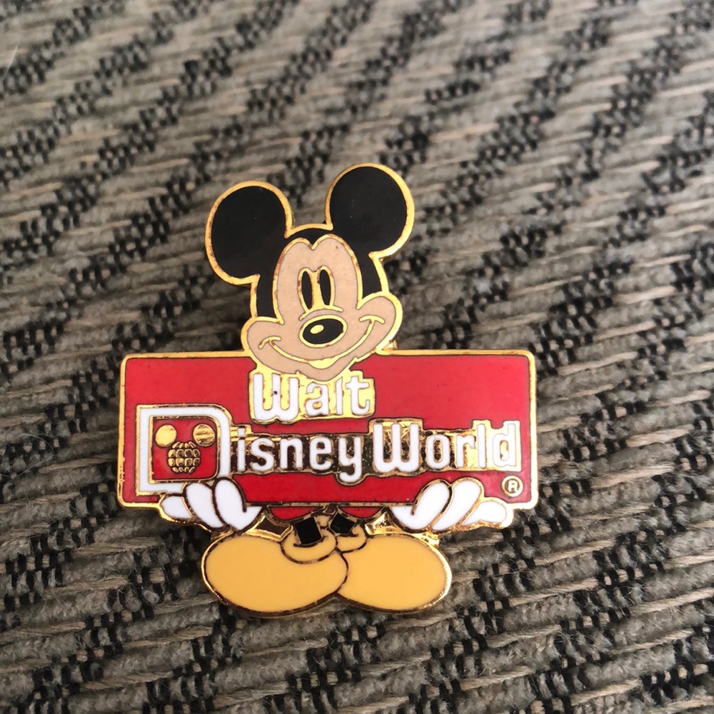 Walt Disney World collectible pin